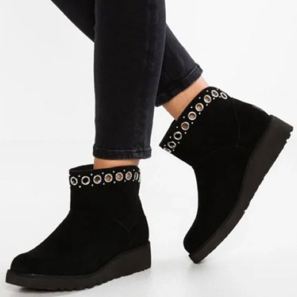 NEW UGG Riley Black Boots 8.5